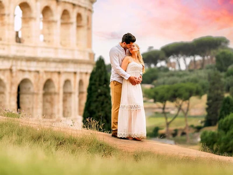 Rome: Private photoshoot at the Colosseum & Surroundings - The Colosseum: your main Rome backdrop
