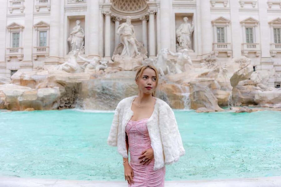 Rome: Private Photoshoot at the Trevi Fountain - Meeting near McDonald’s and finding your photographer