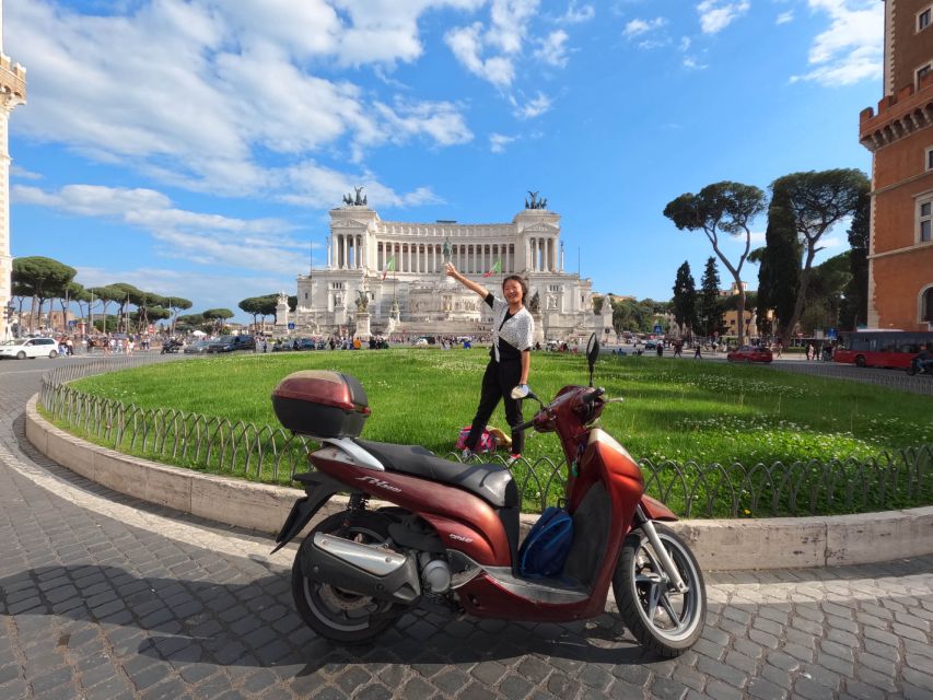 🛵 Rome: Private Scooter Guided Tour, Day - Night Ride💘🛵 - Quirinal Hill, the Spanish Steps, and Piazza del Popolo