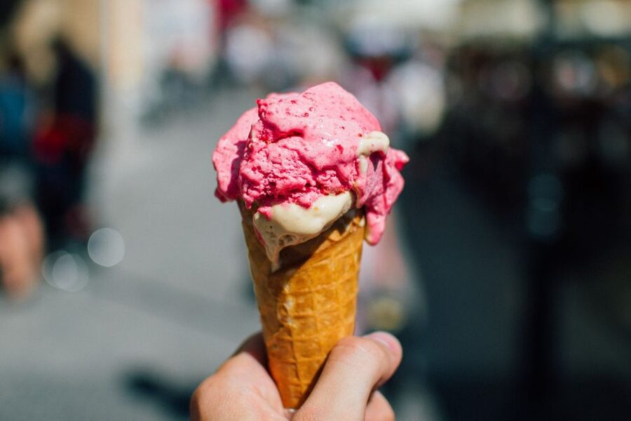 Rome: Private Tour for Kids w/ Gelato & Pizza by Night - The Trevi Fountain after dark