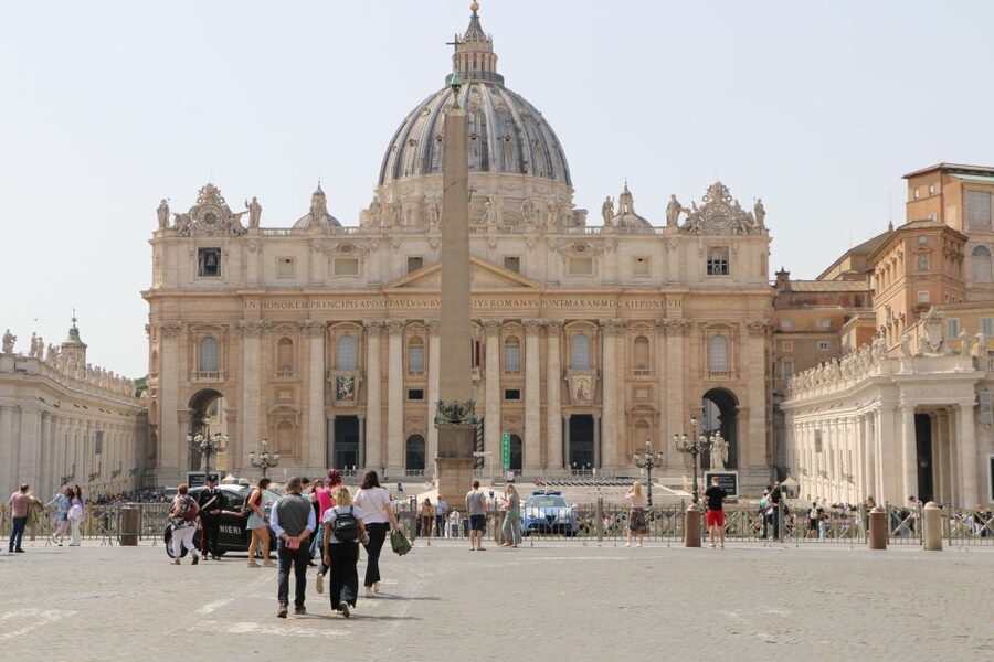 Rome: Private Tour with a Local Guide - Trastevere and Tiber Island