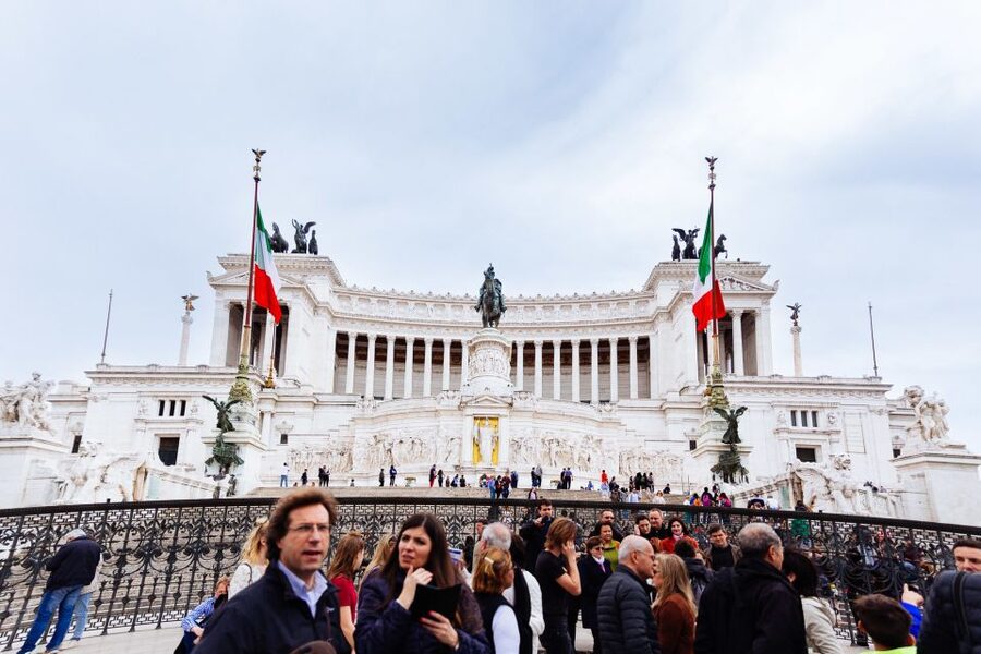 Rome: Private Tour with Locals – Highlights & Hidden Gems - Timing, walking, and access