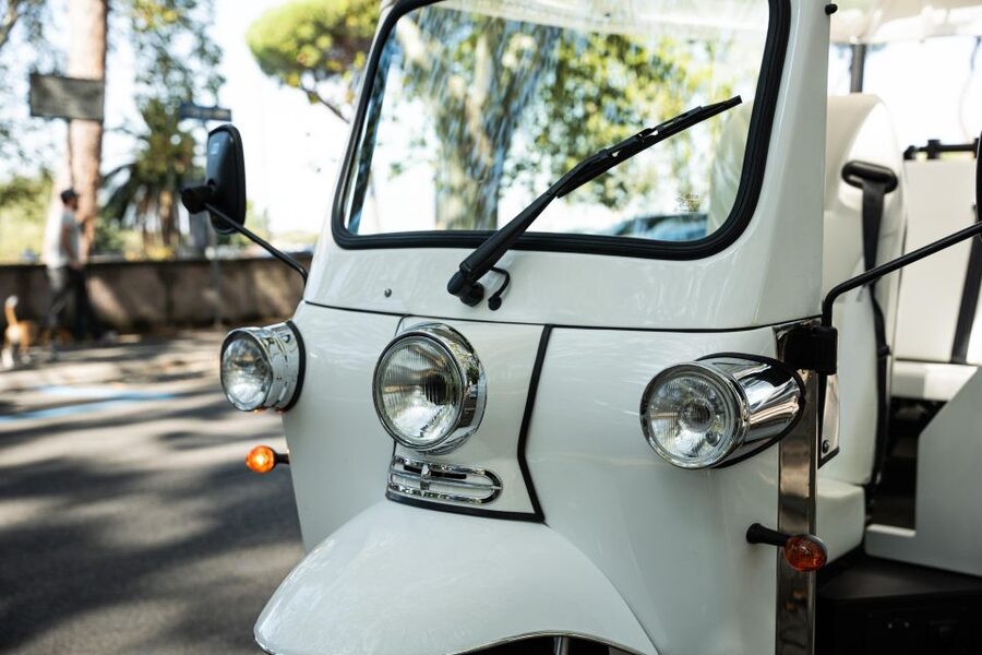 Rome: Private Tuk Tuk Tour with Hotel Pickup and Prosecco - What the private format adds