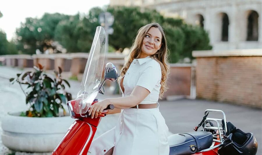 Rome: Private Vespa Tour with Professional Photoshoot - The Colosseum and Circus Maximus