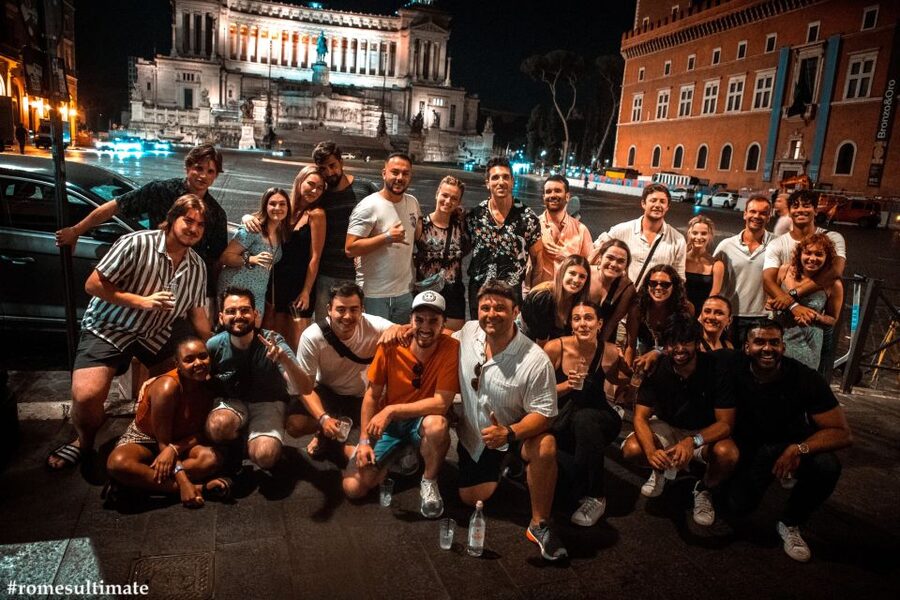 Rome: Pub Crawl and Ultimate Party with Open Bar and Pizza - Dress, timing, and practical details