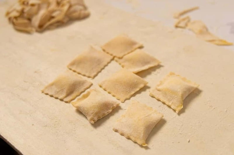 Rome: Ravioli, Fettuccine and Tiramisu Cooking Class - Who should take this class?