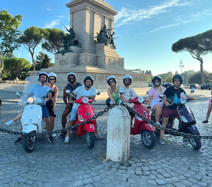 Rome: Retro Fiat 500 car tour with Pro-Photographer - Guides, languages, and group size