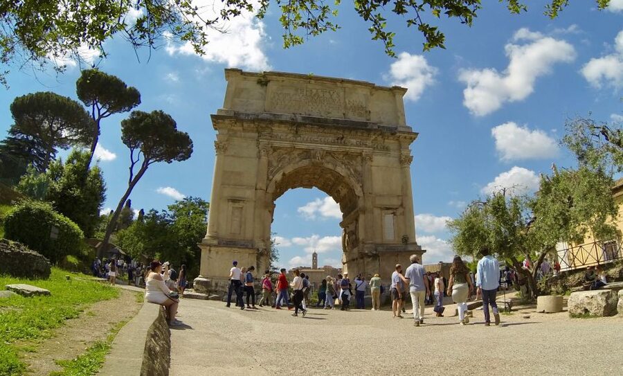 Rome: Roman Forum, Palatine, and Circus Maximus Tour - Palatine Hill and the foundations of Rome