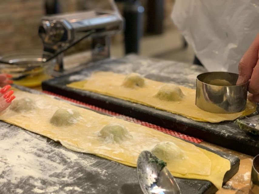 Rome: Roman Restaurant Dining Experience with Food and Wine - What the three-course meal feels like