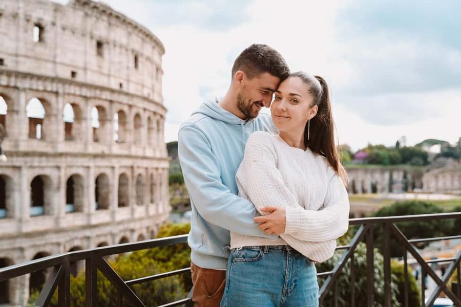 Rome: Romantic Couple Photoshoot Experience at the Colosseum - A Rome portrait with the Colosseum in the frame