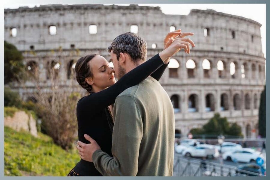 Rome: Romantic Couple Photoshoot Experience at the Colosseum - Meeting at Oppio Caffè and walking to the photo spot