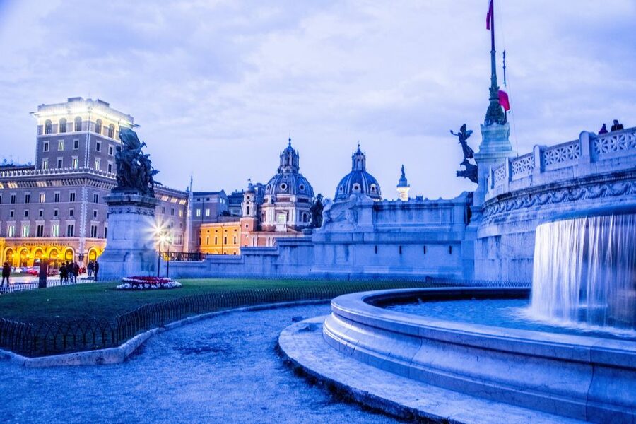 Rome: Rome at Night Evening Historical Walking Tour - Key points to know before booking