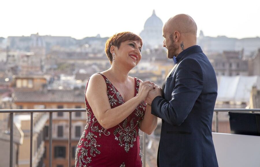 Rome: Rooftop Bar Opera Show - Opera above Piazza Navona