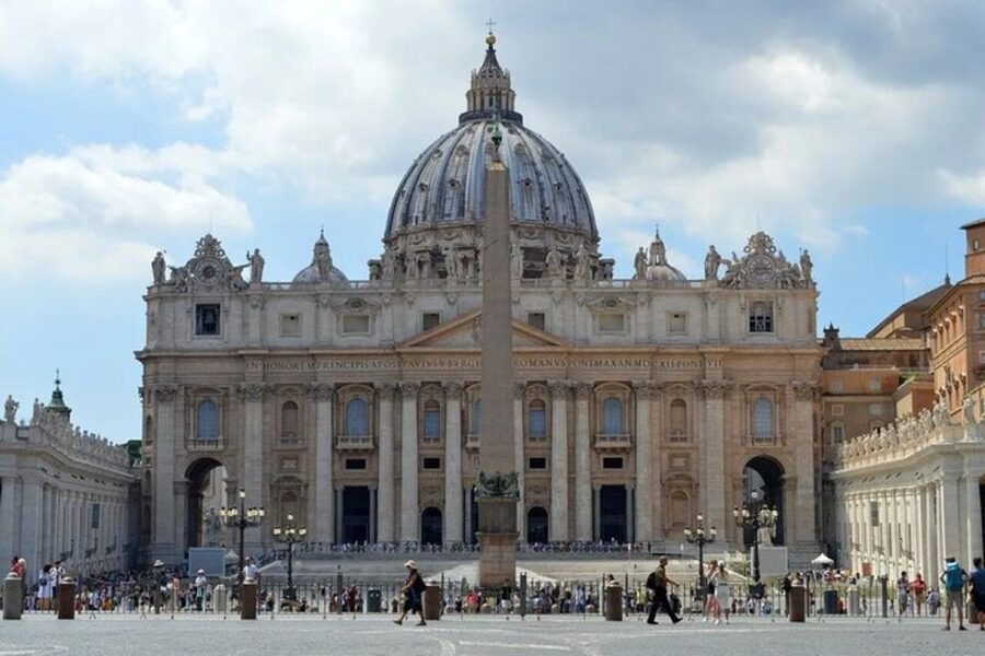 Rome's 12 Best Highlights Private Full Day Tour - A fast, comfortable introduction to Rome