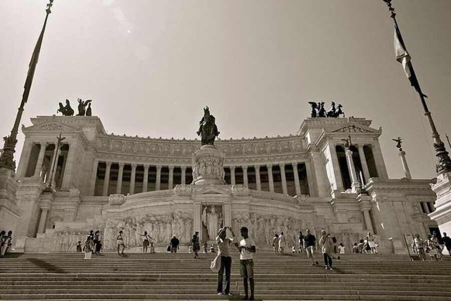 Rome's 12 Best Highlights Private Full Day Tour - The Keyhole at Piazza dei Cavalieri di Malta