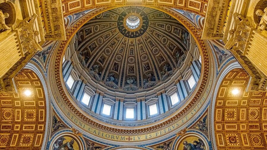 Rome: Saint Peter's Basilica Tour - Guides, languages, and group comfort