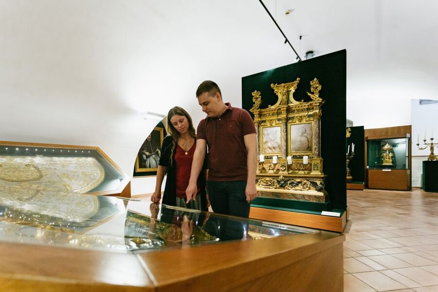 Rome: Santa Maria Maggiore Basilica Guided Tour - The 75-meter bell tower above Esquiline Hill