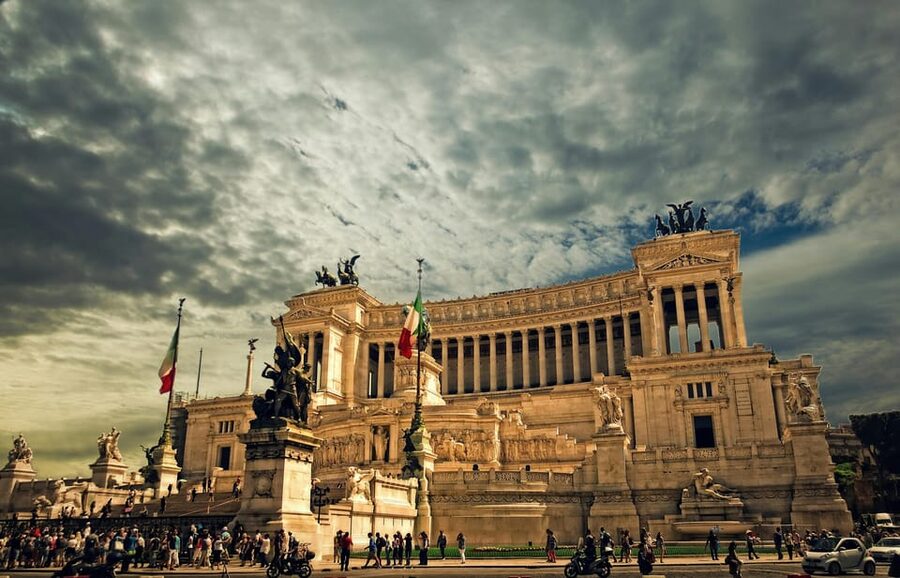 Rome: Sightseeing Tour by Golf Cart - Trevi Fountain and the ride through central Rome