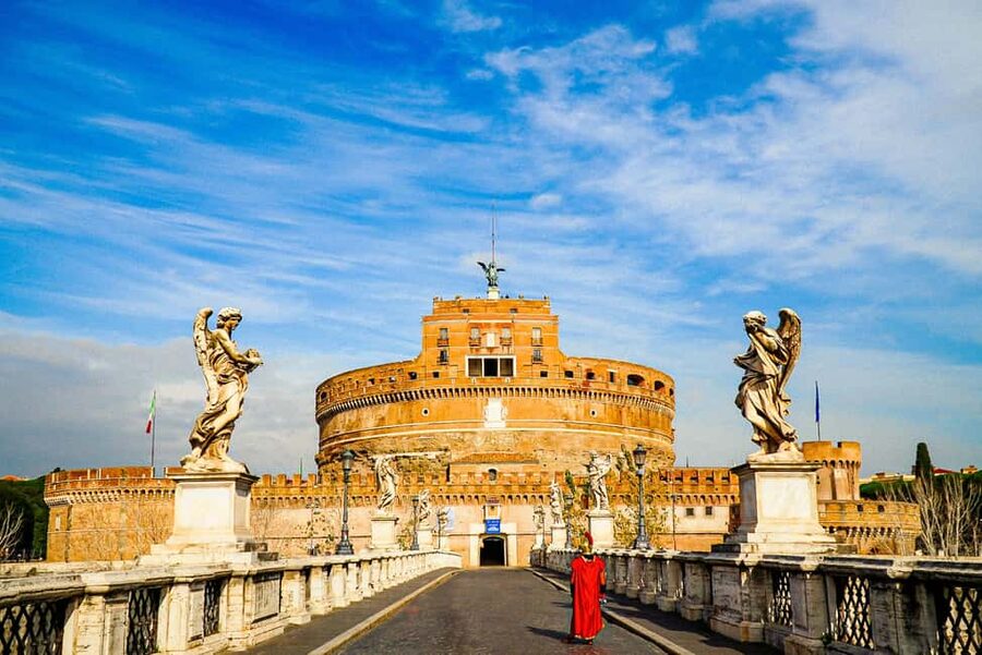 Rome: Skip-the-Line Castel Sant'Angelo Tickets & Audio Guide - Using the six-language audio guide app