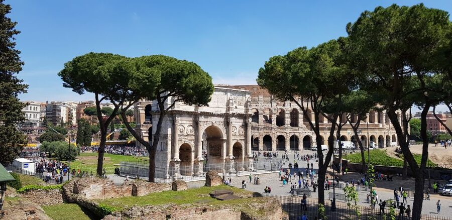 Rome: Small-Group Colosseum, Roman Forum & Palatine Hill - What the small-group format changes