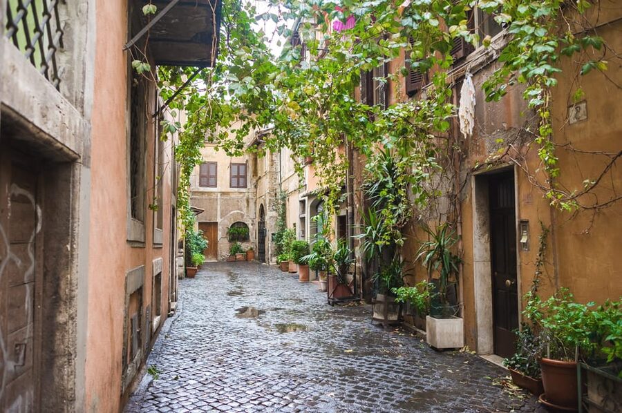 Rome: Squares and Fountains Guided Walking Tour - Should you book this tour?