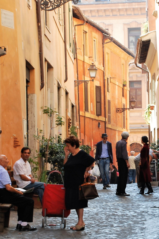 Rome: Squares and Fountains Guided Walking Tour - The Pantheon: an ancient dome in the middle of daily Rome