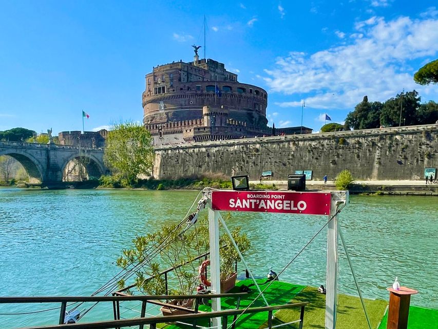 Rome Squares and Fountains Tour & River Boat Hop On Hop Off - Guides and the Quality of the Commentary