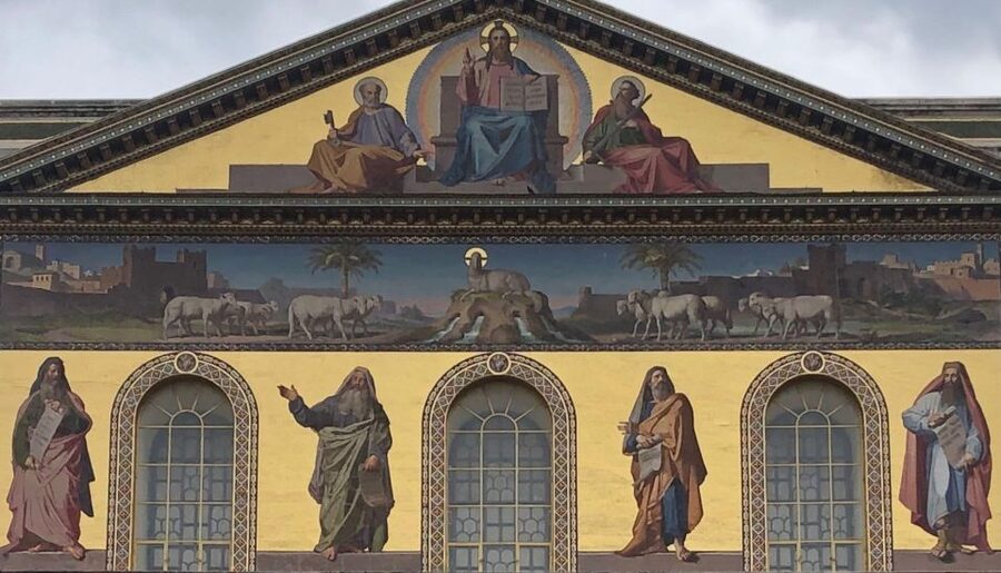 Rome: St Paul's Basilica, Sarcophagus, & Major Basilica Tour - The miraculous cross and St Bridget of Sweden