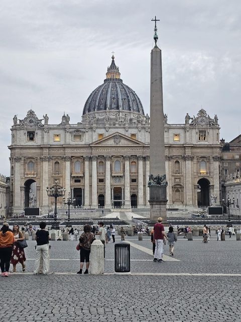 Rome: St. Peter's Basilica and Papal Grottoes Guided Tour - Michelangelo’s La Pietà
