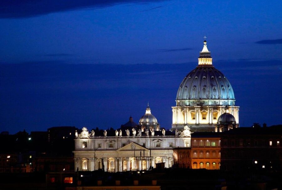 Rome: St. Peter's Basilica and Papal Tombs Walking Tour - What the guide adds