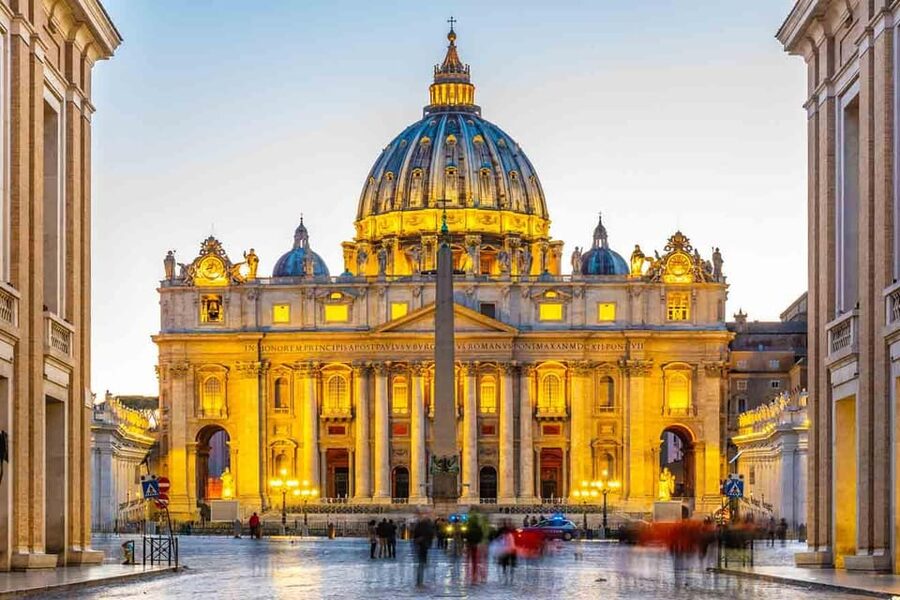 Rome: St. Peter's Basilica Audio Guide with Dome Tickets - Exploring the basilica after the climb