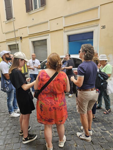 Rome: St. Peter's Basilica, Dome, and Vatican Grottoes Tour - The papal altar and Michelangelo’s Pietà