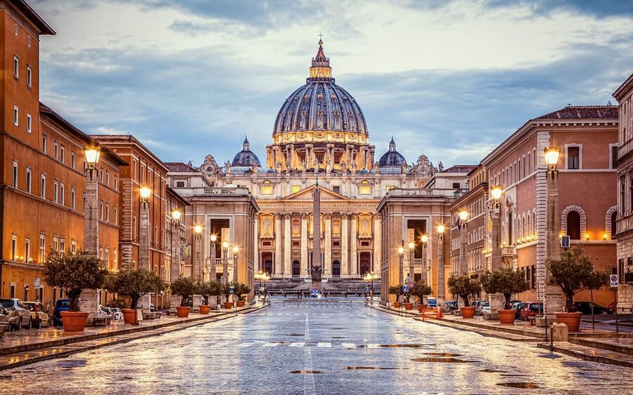 Rome: St. Peter’s Basilica Hosted Access with Audio Guide - What this St. Peter’s Basilica visit really offers