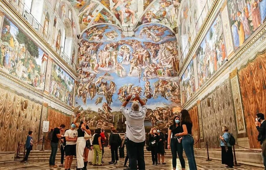 Rome: St. Peter’s Basilica Hosted Access with Audio Guide - Getting through security at St. Peter’s Basilica