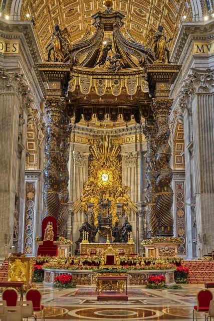 Rome: St. Peter's Basilica, papal tombs tour also with Dome - The papal grottoes bring the visit down to human scale