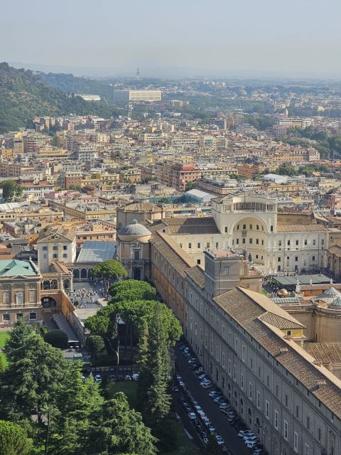 Rome: St. Peter's Basilica & Papal Tombs Tour with Dome - Guides and group experience