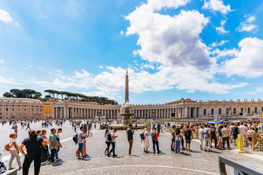 Rome: St. Peter's Basilica, Square and Grottoes Guided Tour - Timing, clothing, and practical planning