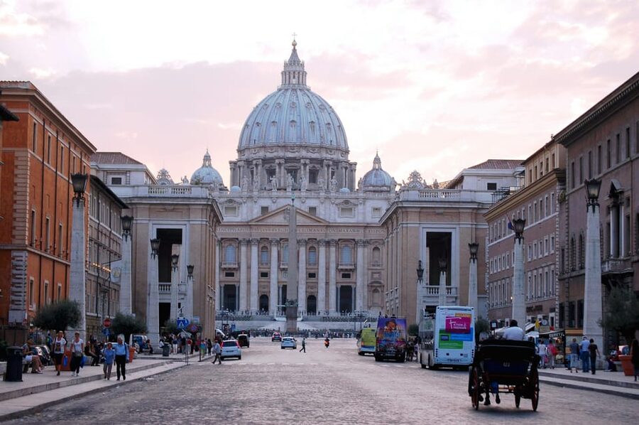 Rome:St. Peter's Basilica Tour, Exclusive Underground Access - The Vatican Grottoes and papal tombs