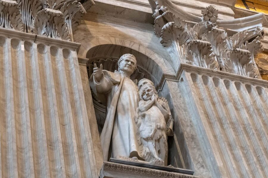 Rome: St. Peter’s Basilica Tour with Dome Lift Access - The final climb through a narrow route
