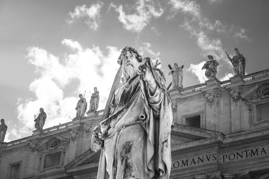 Rome: St. Peter’s Basilica Tour with Vatican Grottoes - Bernini’s Baldachin and the center of the church