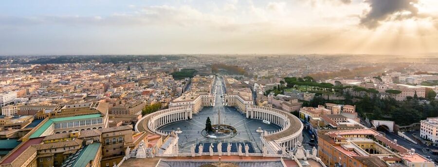 Rome: St. Peter’s Basilica Walking Guided Tour - Vatican history explained through one building
