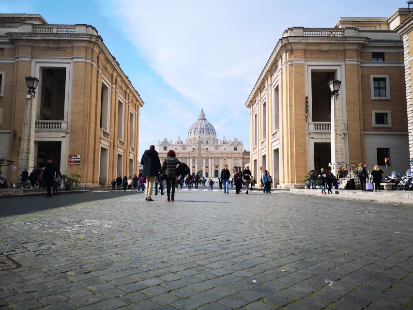 Rome: St. Peter's Basilica with Dome access Guided Tour - What the guide adds to the experience
