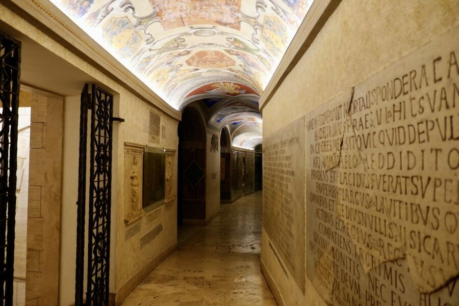 Rome: St. Peter's Basilica with Dome Private Tour - The upper balcony and Rome views