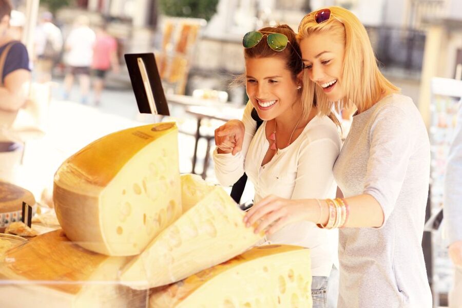 Rome: The Vatican Market Experience Tasting and Class - Elisabetta’s role makes the tour personal