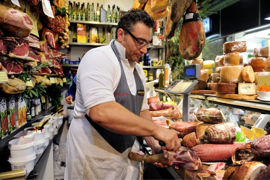Rome: The Vatican Market Experience Tasting and Class - Who will enjoy this Roman food experience most?