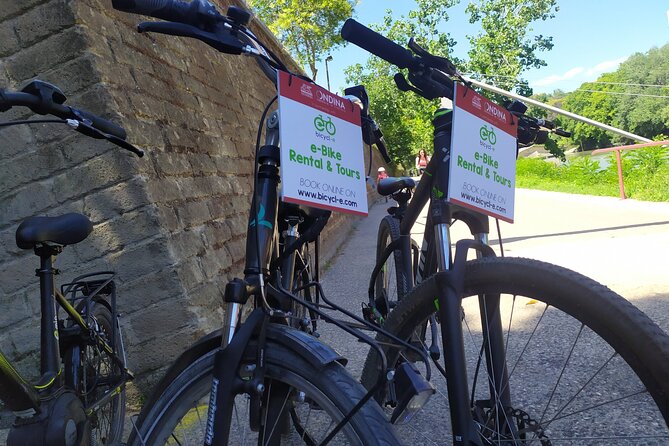 Rome Tiber cycle path: Electric & Muscle Rental Bike - Why a rental bike works well in Rome