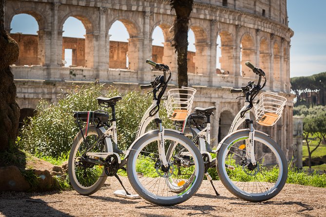 Rome Tiber cycle path: Electric & Muscle Rental Bike - Following the Tiber cycle path