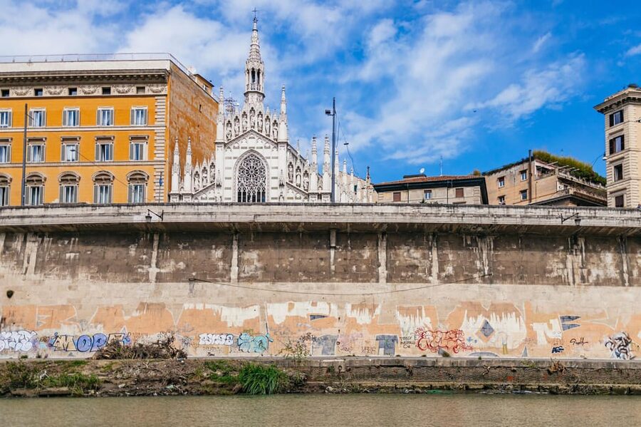 Rome: Tiber River Urban Rafting Tour with Roman Pizza - Finishing near the Palatine Bridge with pizza
