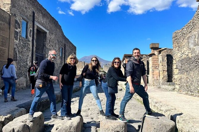 Rome to Pompeii Guided Tour with Wine & Lunch by High Speed Train - The winery lunch on Mount Vesuvius
