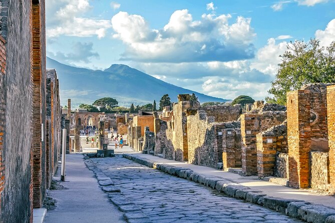 Rome to Pompeii, Sorrento & Capri: 2-Day South Italy Tour - Capri Free Time and the Return to Rome